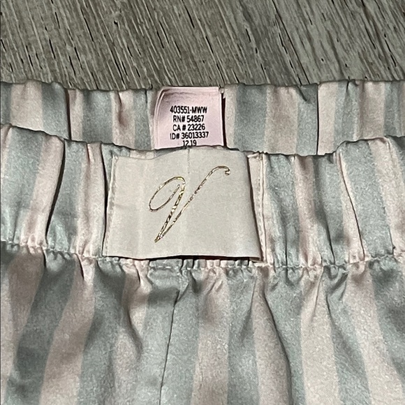 Victoria’s Secret Striped Satin Pajama Set - Picture 11 of 16